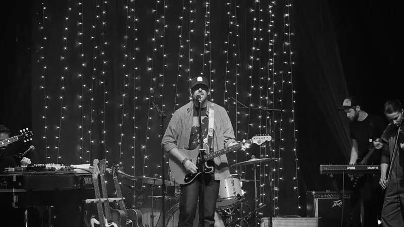 Joe Day and the Coyotes — photograph 13 of 24
