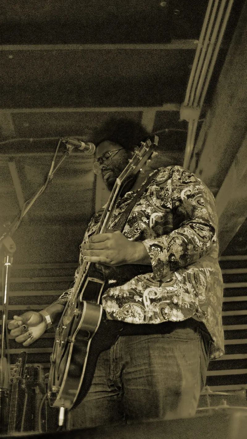 Shaun Crawford — photograph 1 of 14